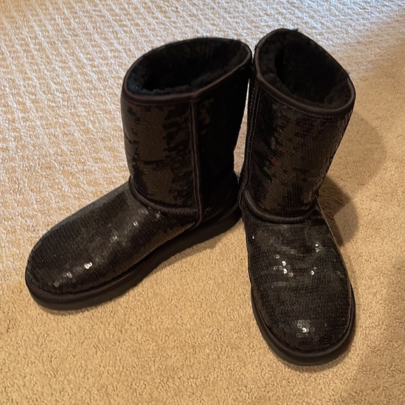 UGG Black Glitter Short Boots 7M - Picture 3 of 6